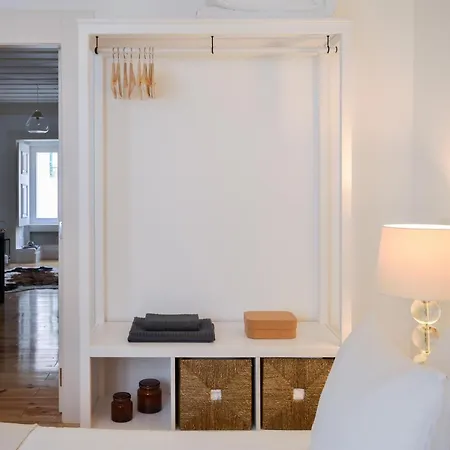 Sunny And Stylish - 11 Min To The Center Apartment