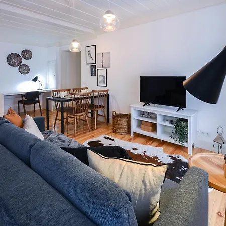 Sunny And Stylish - 11 Min To The Center Apartment *